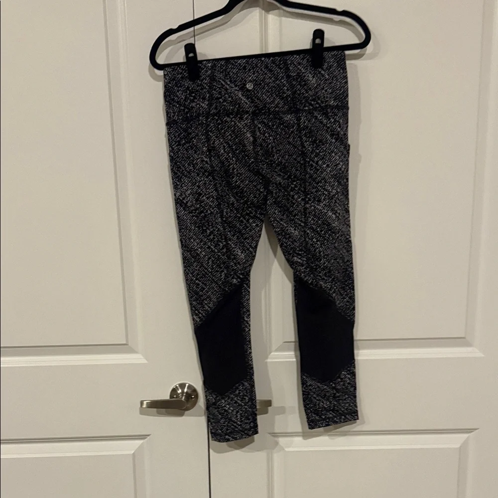 Lightly worn Lululemon Black and Gray Leggings size 8